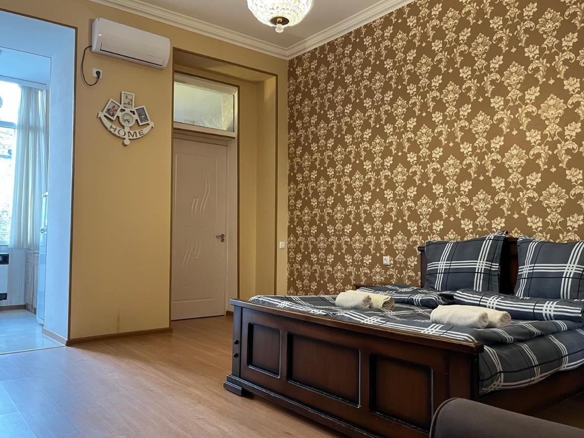 Sunny Apartments Tbilisi Esterno foto